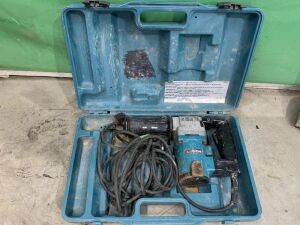 UNRESERVED Makita 230v Hammer Drill