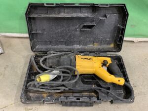 UNRESERVED Dewalt 110v Sabre Saw