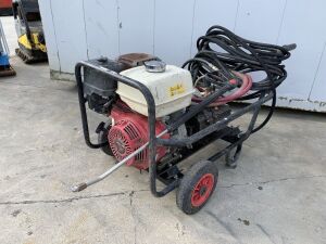 UNRESERVED Honda Petrol Powerwasher c/w Hose & Lance