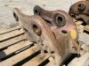 UNRESERVED 3 x Hydraulic Quick Hitches - 6