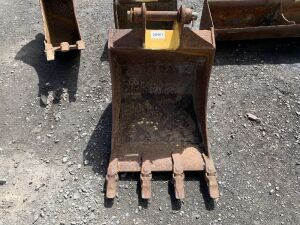 Approx 2ft Digging Bucket