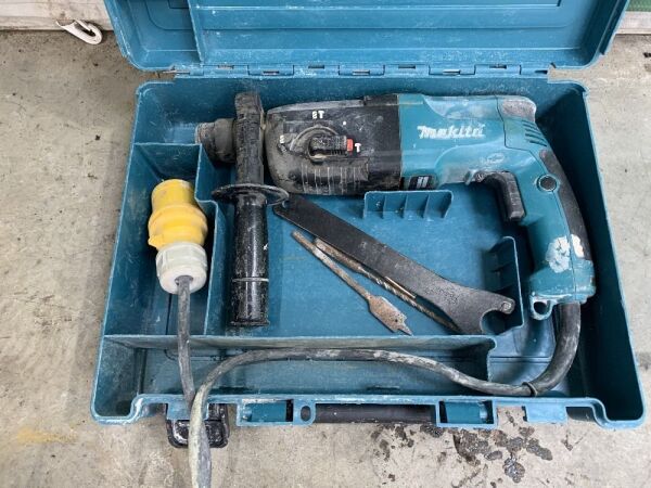 UNRESERVED Makita HR2450 110v Hammer Drill In Case