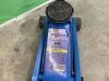 UNRESERVED 3T Mobile Hydraulic Floor Jack - 3