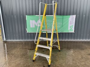 UNRESERVED 4 Step Podium Ladder