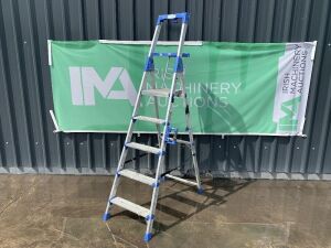 UNRESERVED 5 Step Step Ladder