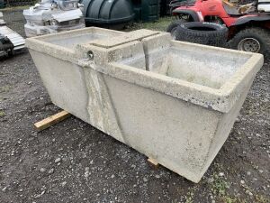 UNRESERVED Double Concrete Water Trough