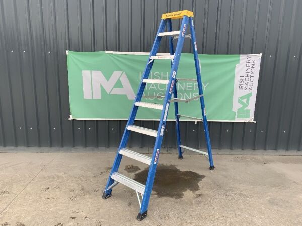 8FT Fibreglass Step Ladder