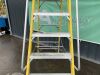 UNRESERVED Clow 1.68M 5 Rung Fibreglass Platform Ladder - 5