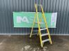 UNRESERVED Clow 1.13M 3 Rung Fibreglass Platform Ladder - 3