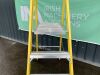 UNRESERVED Clow 1.13M 3 Rung Fibreglass Platform Ladder - 5