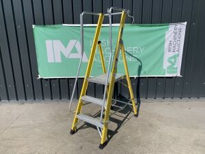 UNRESERVED Clow 2 Rung 0.85M Platform Ladder