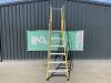 UNRESERVED Clow 1.68M 5 Rung Fibreglass Platform Ladder - 2