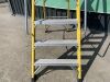 UNRESERVED Clow 1.68M 5 Rung Fibreglass Platform Ladder - 4