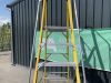 UNRESERVED Clow 1.68M 5 Rung Fibreglass Platform Ladder - 5