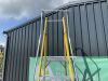 UNRESERVED Clow 1.68M 5 Rung Fibreglass Platform Ladder - 6