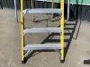 UNRESERVED Clow 1.68M 5 Rung Fibreglass Platform Ladder - 4