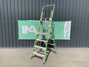 UNRESERVED Little Giant 2.6M 3 Rung Platform Ladder