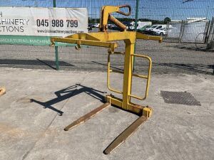 UNRESERVED Swing Crane Pallet Forks