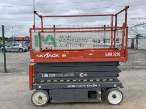 UNRESERVED 2013 Skyjack SJ111-3226 9.9M Electric Scissors Lift