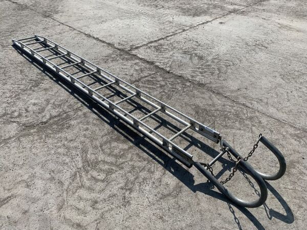 UNRESERVED Roofing Ladder