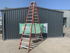 UNRESERVED Stradbally 14 Rung Fibreglass A Frame Ladder