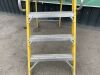 UNRESERVED Clow 4 Rung 1.39M Fibreglass Platform Ladder - 4