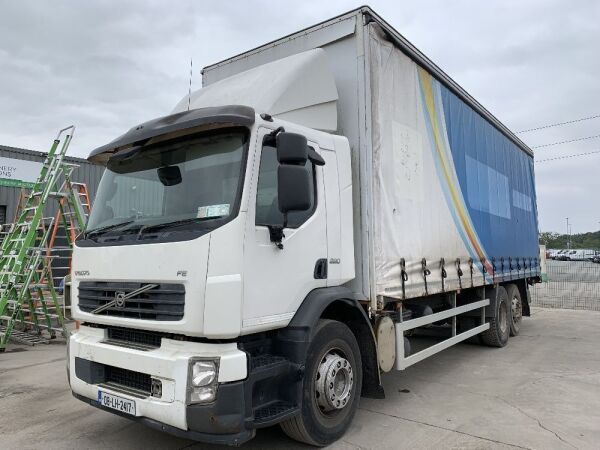 2008 Volvo FE320 6X2 26T Curtainsider