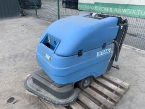 UNRESERVED Floor Scrubber Vacuum