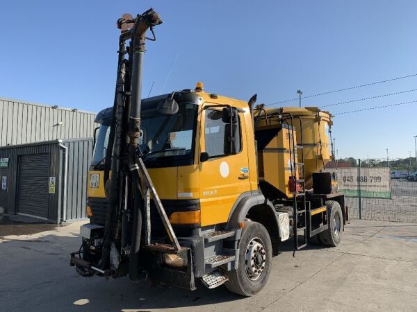 2001 Mercedes Benz Atego 1823 4x2 Tar Patcher