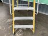 UNRESERVED Clow 1.68M 5 Rung Fibreglass Platform Ladder - 4