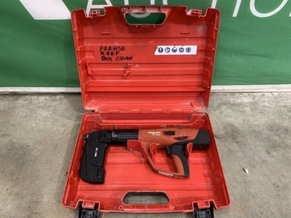 Hilti DX460 Nail Gun in Case