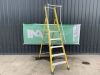 UNRESERVED Clow 1.39M 4 Rung Fibreglass Platform Ladder - 3