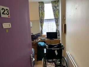 Bedroom 23/Storage-Bed-No Mattress, Tissue & Soap Dispenser, Samsung TV, 9 x Bed CPR'S