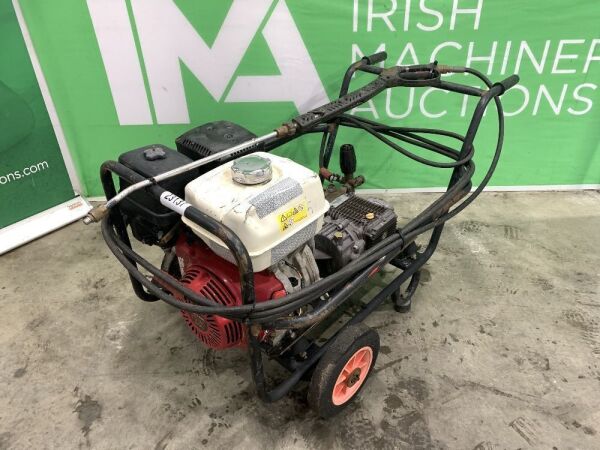 UNRESERVED Honda 13HP Petrol Portable Heavy Duty Power Washer c/w Lamce & Hose