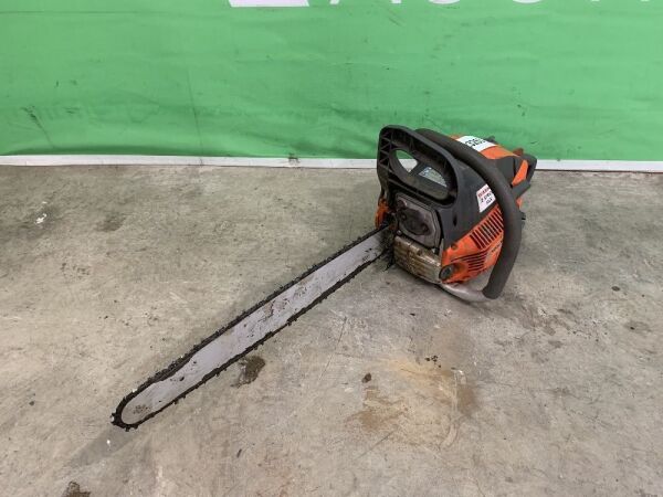 Oleo Mac 560 Petrol Chainsaw