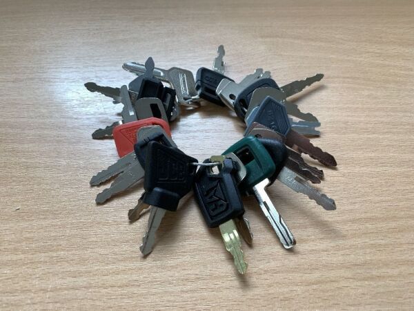 Large Set Of Various Machinery Keys Yanmar, JCB, Volvo, Takeuchi, CAT & More