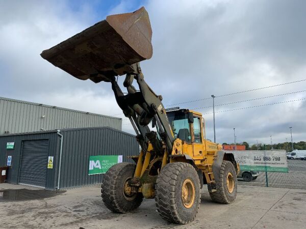 UNRESERVED 2003 Volvo L120E Articulated Loading Shovel