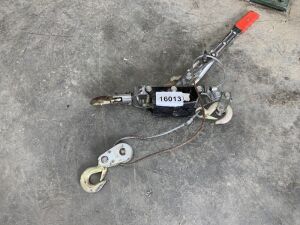 UNRESERVED Hand Winch