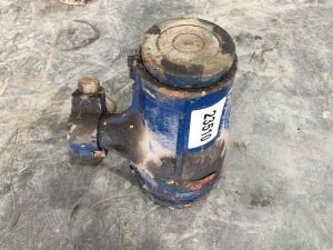 UNRESERVED Homatro 50T Mechanical Jack