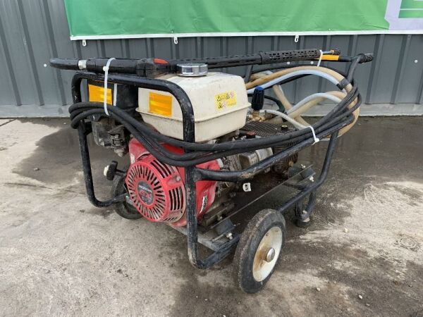 UNRESERVED Honda 13HP Portable Petrol Power Washer c/w Lance & Hoses