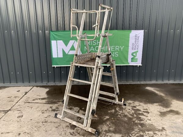 Youngman 4-6 Step Extendable Podium Ladder