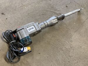 UNRESERVED Makita 110v Kango Hammer c/w Chisel