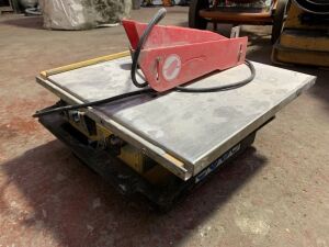 220v Yellow Table Saw