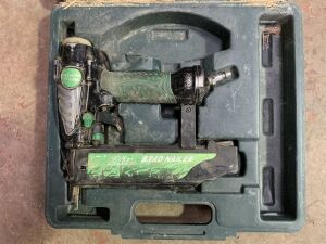 Hitachi Air Nailer in Case