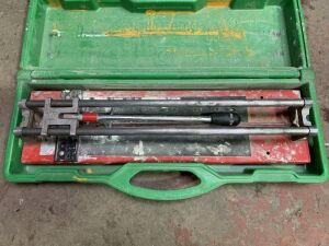 Tomecannic Tile Cutter in Case