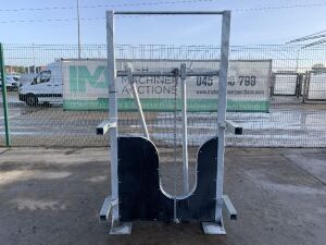 UNUSED/NEW Galvanised Cattle Headlocking Gate Crush