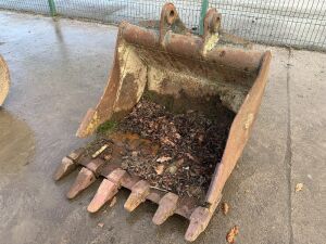 UNRESERVED Strickland Digging Bucket