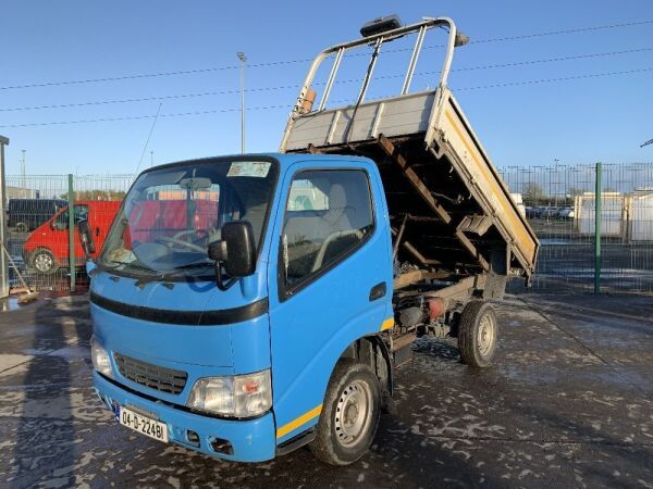 UNRESERVED 2004 Toyota Dyna 100 D4D Tipper