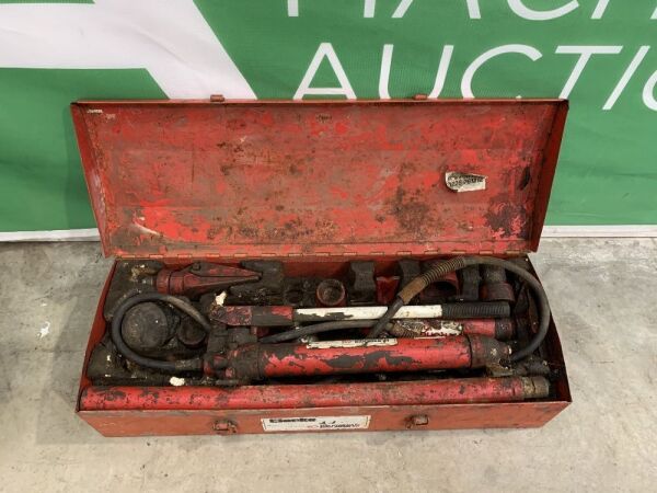 UNRESERVED Clarke 10T Hydraulic Body Repair Kit