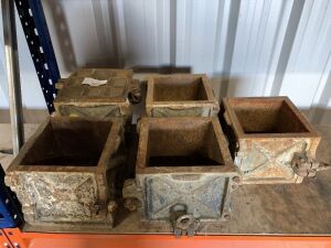 UNRESERVED 5x Concrete Cubes